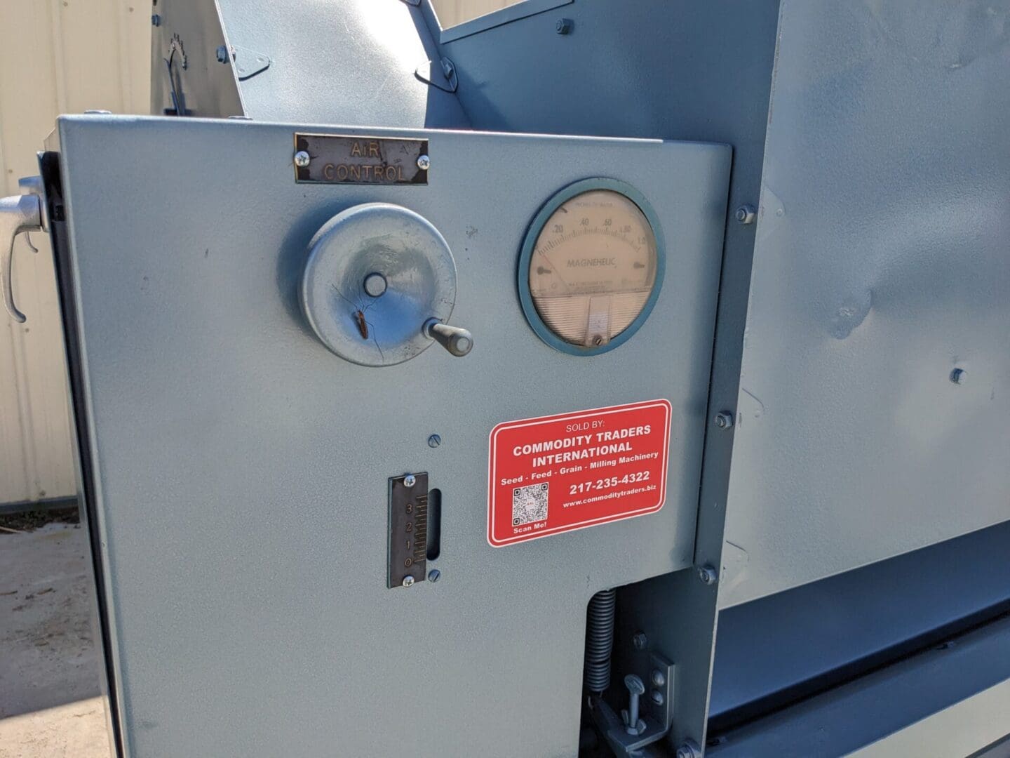 A close up of the control panel on an electrical box.