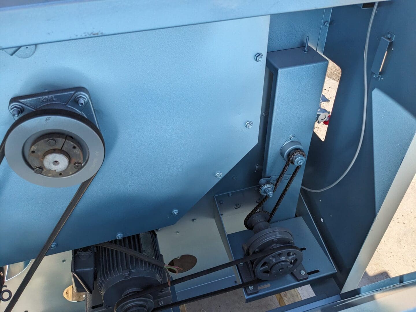A machine that is sitting on the ground.